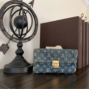 Louis Vuitton Blue Denim Monogram Clutch